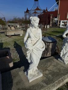 Statua in composto